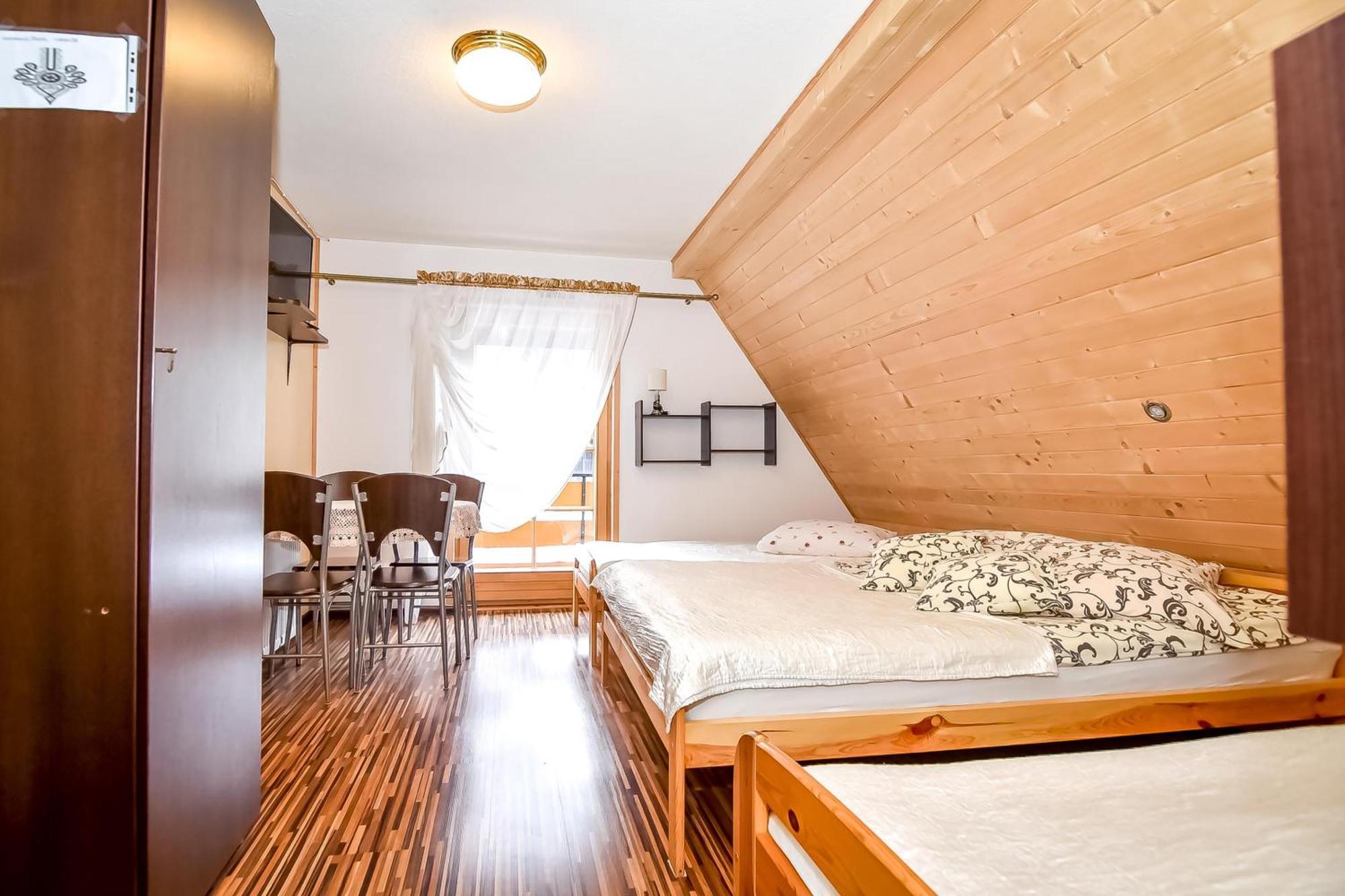 Ciukrowa Chatka Sauna & Jacuzzi Poronin Exteriör bild